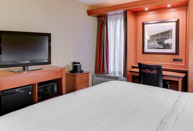 호텔 Hampton Inn Pittsburgh Airport