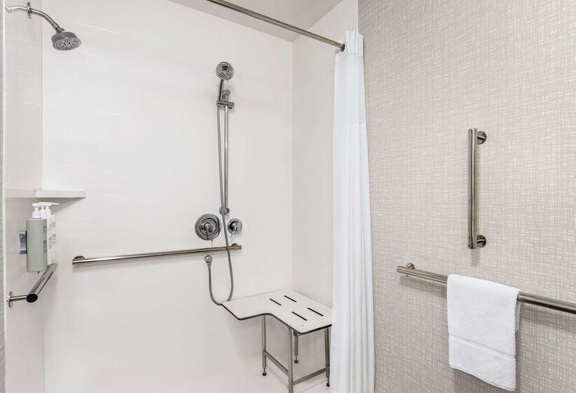 Отель Hampton Inn Quakertown