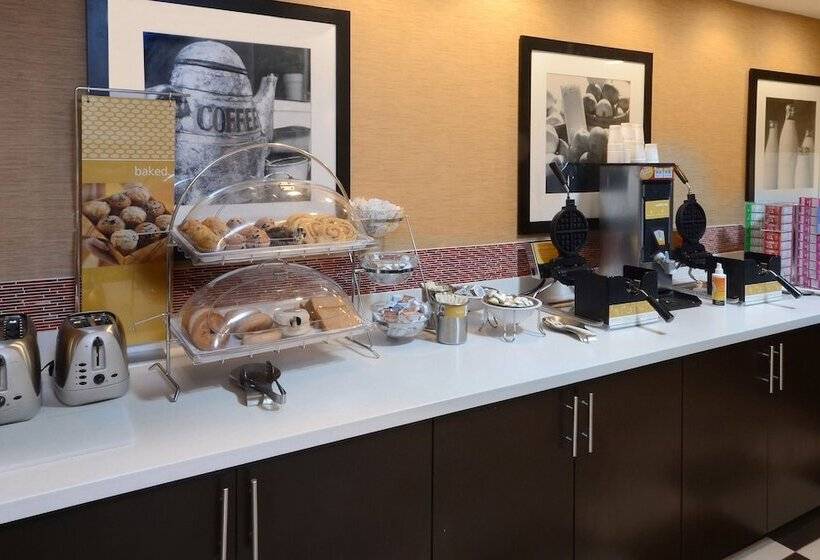 ホテル Hampton Inn Raleigh Capital Blvd. North