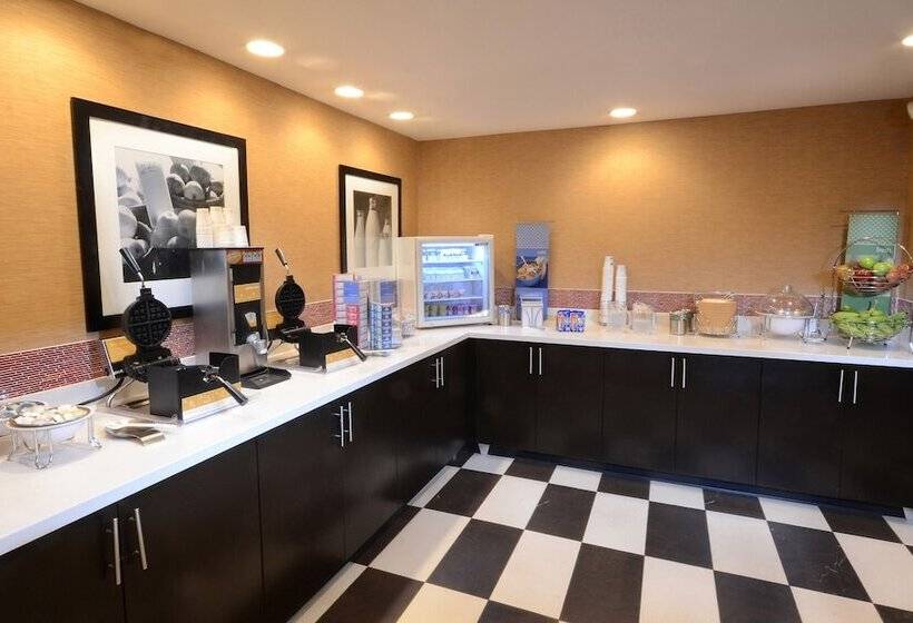 ホテル Hampton Inn Raleigh Capital Blvd. North