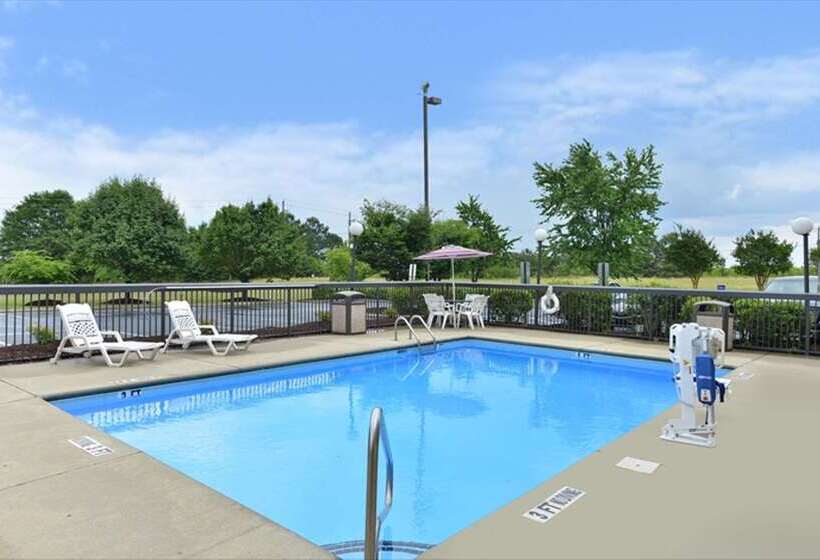 فندق Hampton Inn Raleigh/clayton I 40