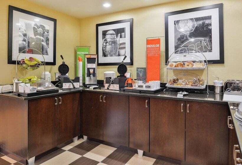 فندق Hampton Inn Raleigh/clayton I 40