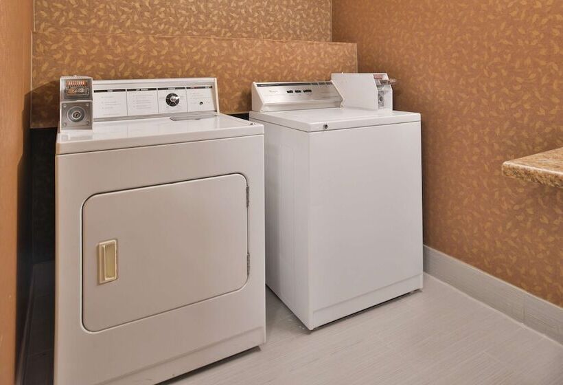 فندق Hampton Inn Raleigh/clayton I 40