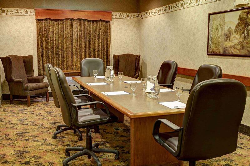 בית מלון כפרי Comfort Inn & Suites Rapid City Near Mt Rushmore