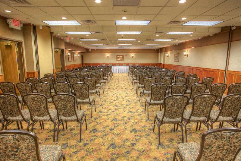 בית מלון כפרי Comfort Inn & Suites Rapid City Near Mt Rushmore