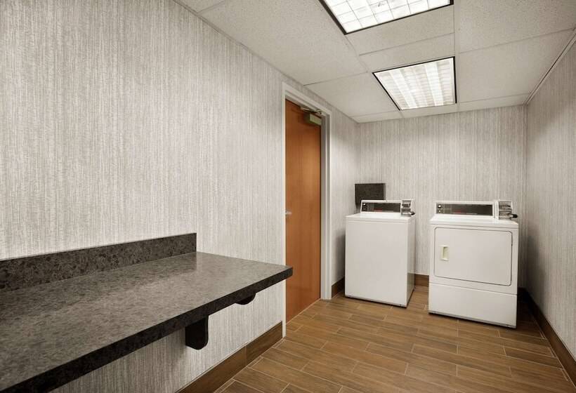 בית מלון כפרי Hampton Inn By Hilton Richmond North/ashland