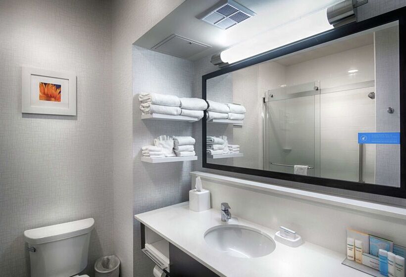 Отель Hampton Inn Salina