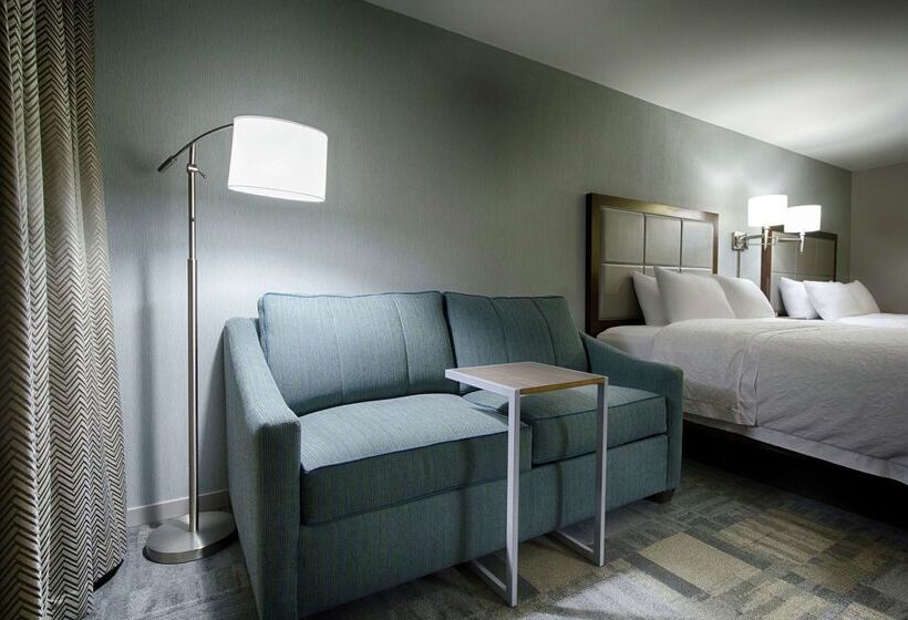 Отель Hampton Inn Salina