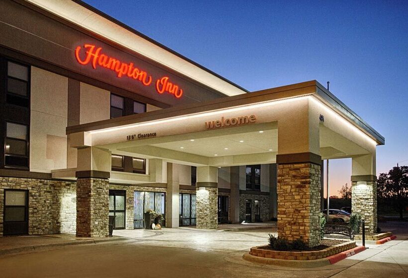 Отель Hampton Inn Salina