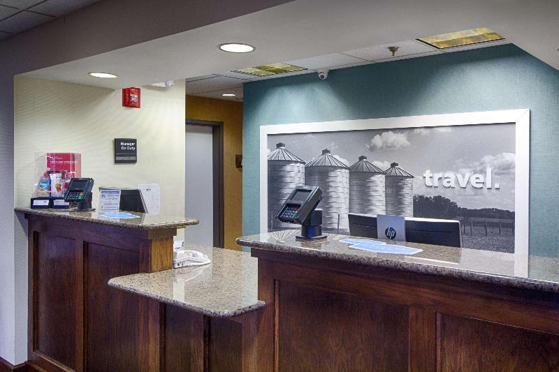 Отель Hampton Inn Salina