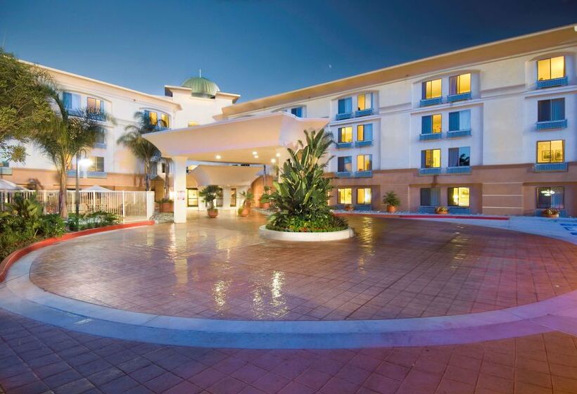 هتل Hampton Inn San Diego Del Mar