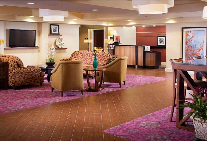 هتل Hampton Inn San Diego Del Mar
