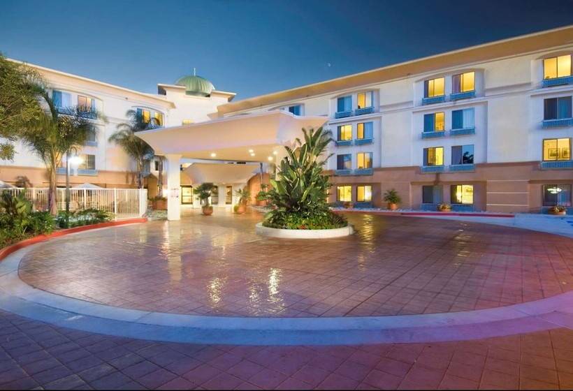 Отель Hampton Inn San Diego Del Mar