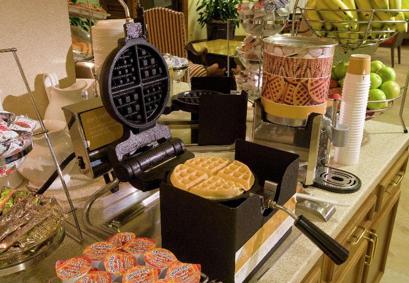 Отель Hampton Inn San Diego Del Mar