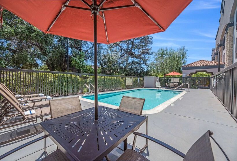 فندق Hampton Inn Oakland Hayward