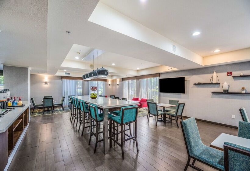 فندق Hampton Inn Oakland Hayward