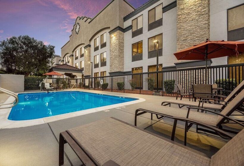 בית מלון כפרי Hampton Inn Oakland Hayward
