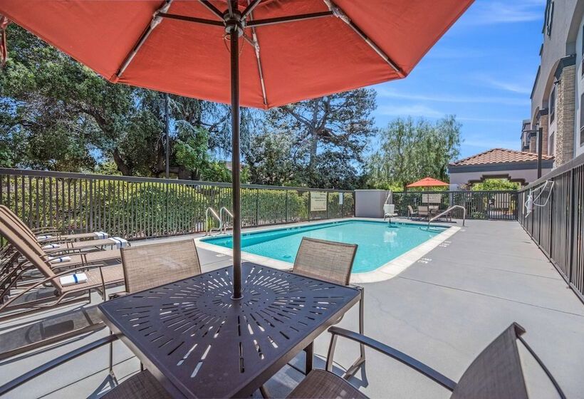 فندق Hampton Inn Oakland Hayward