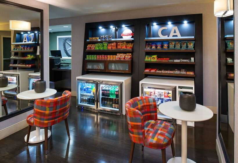 בית מלון כפרי Hampton Inn San Francisco Daly City