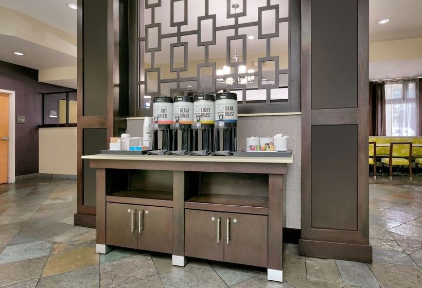 Отель Hampton Inn Santa Cruz