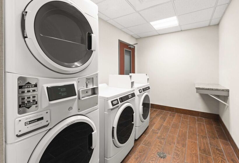 Отель Hampton Inn Seekonk