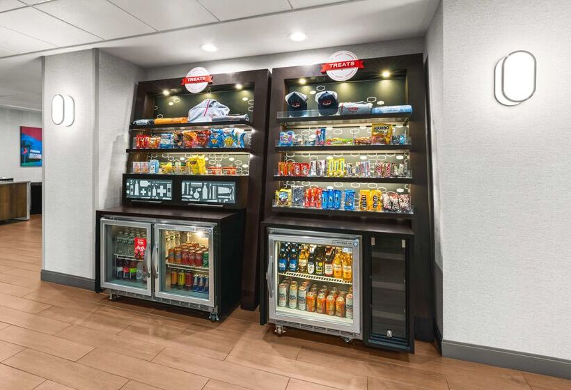 Отель Hampton Inn Seekonk