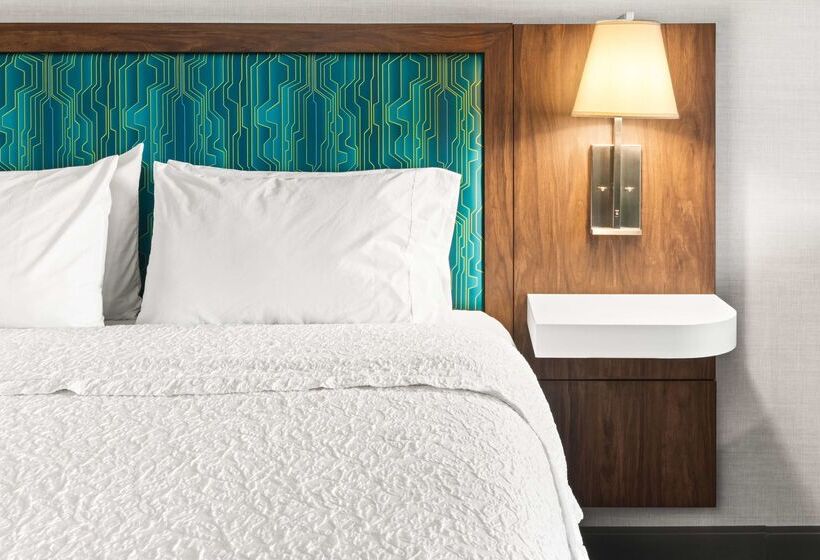 Отель Hampton Inn Seekonk