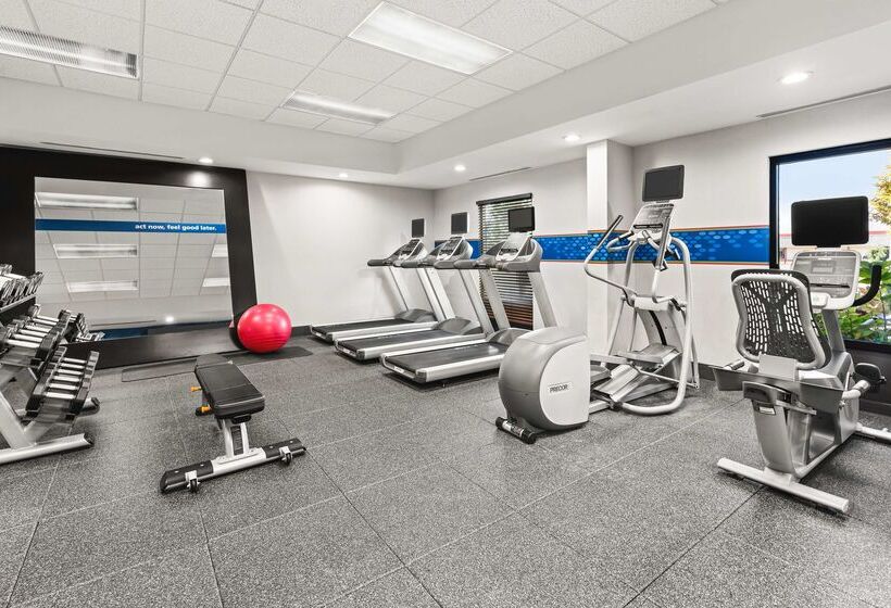 Отель Hampton Inn Seekonk