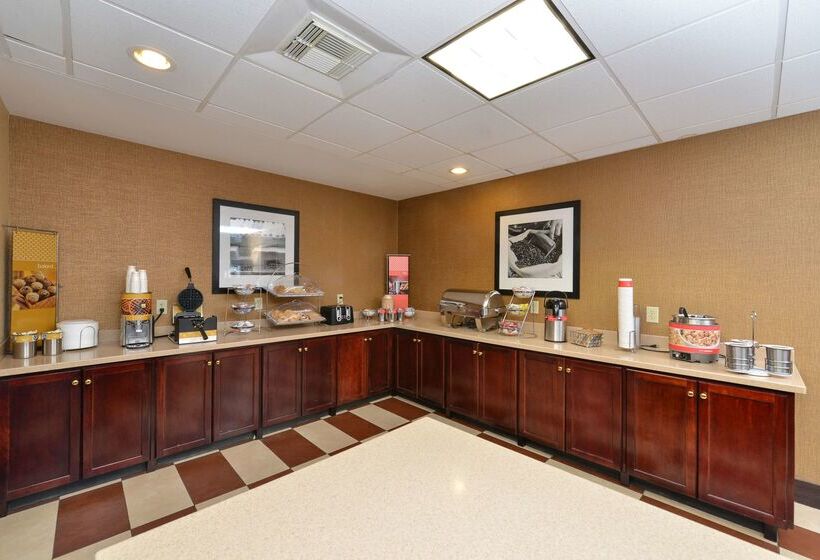 فندق Hampton Inn Selma