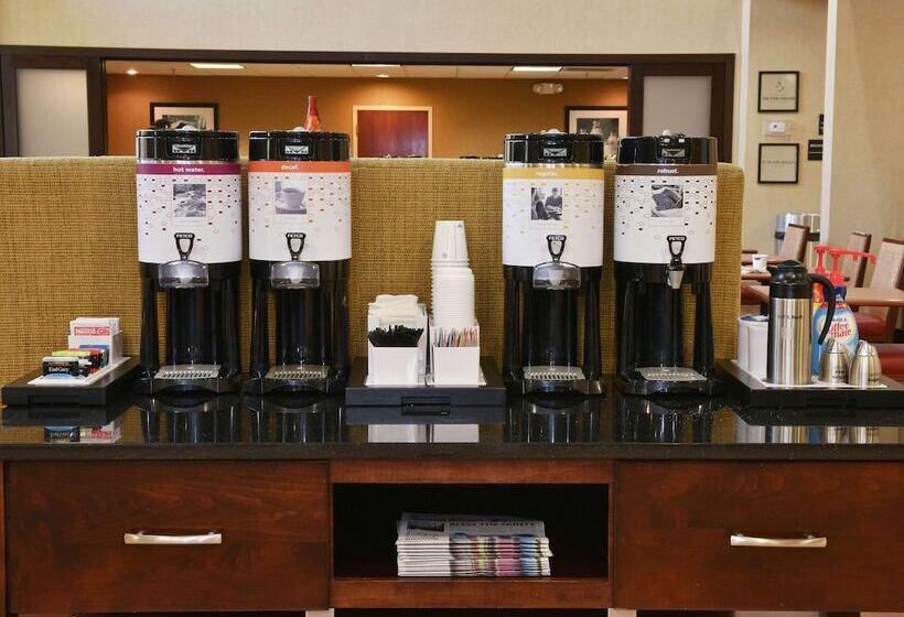 فندق Hampton Inn Selma