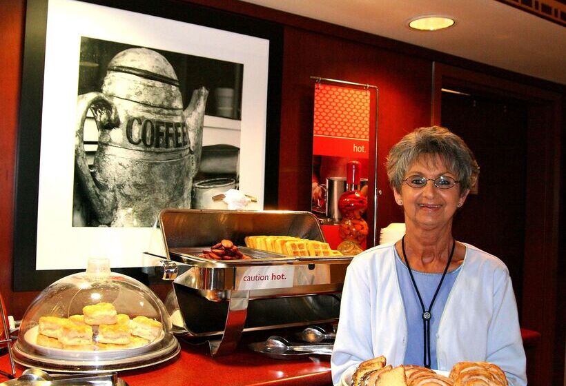 فندق Hampton Inn Seymour