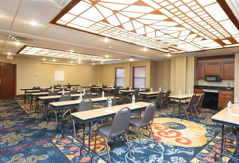 فندق Hampton Inn Seymour