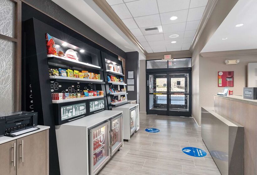 فندق Hampton Inn By Hilton Springfield