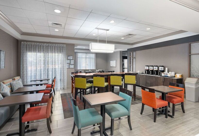 فندق Hampton Inn By Hilton Springfield