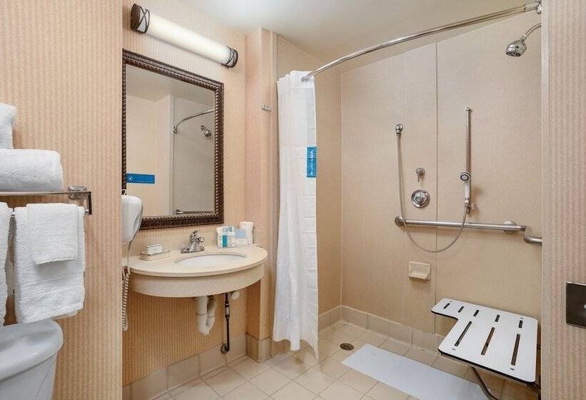 فندق Hampton Inn By Hilton Springfield