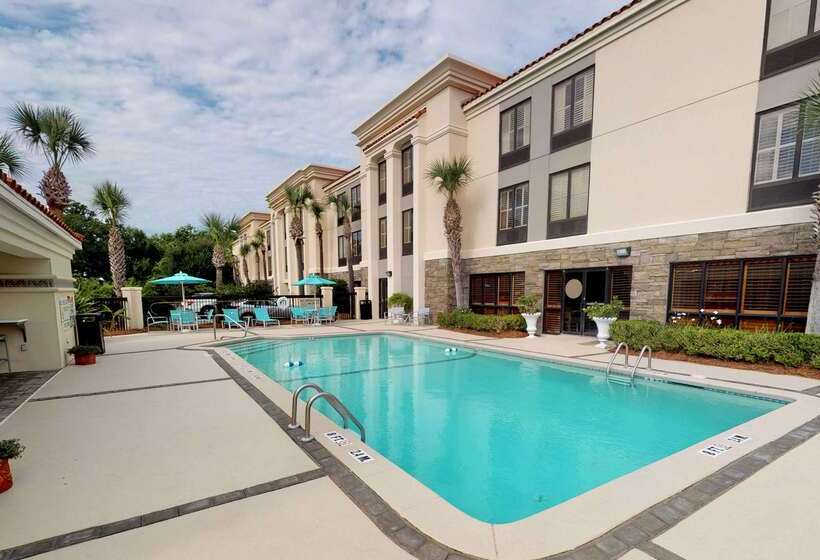 ホテル Hampton Inn St. Simons Island