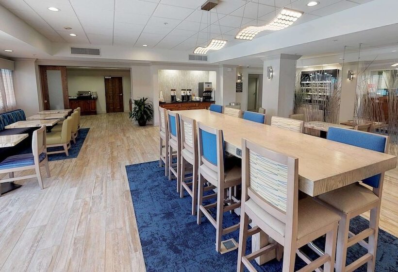 ホテル Hampton Inn St. Simons Island