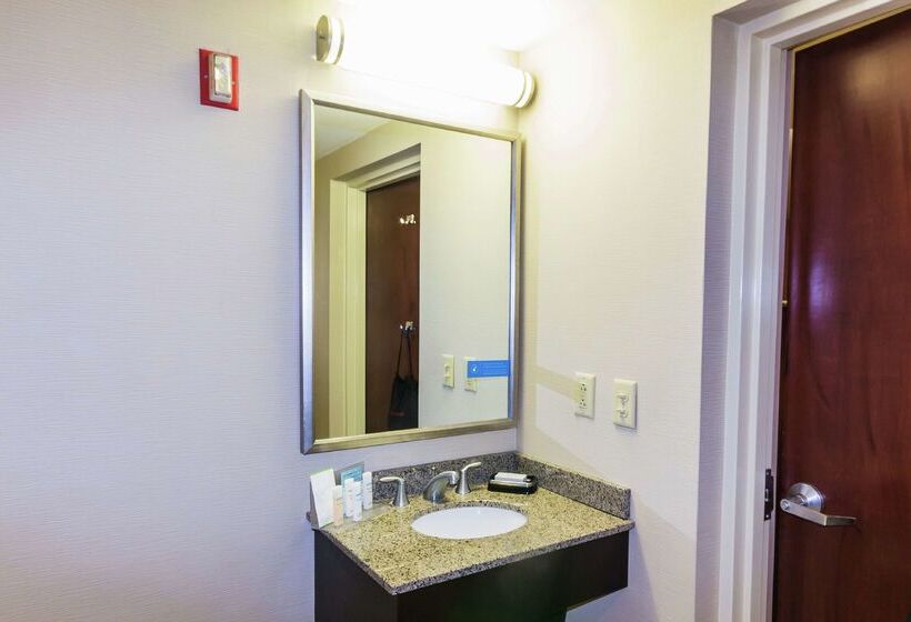 فندق Hampton Inn Sturbridge