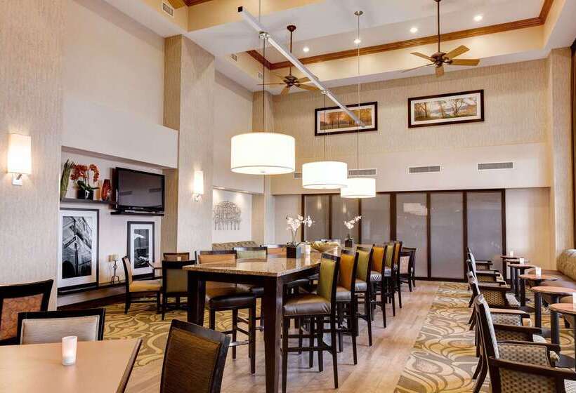 فندق Hampton Inn & Suites Addison