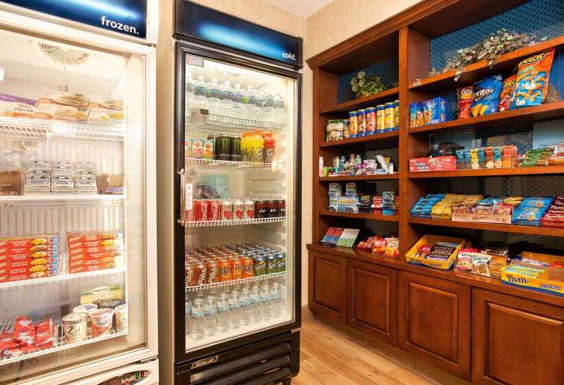 فندق Hampton Inn & Suites Addison