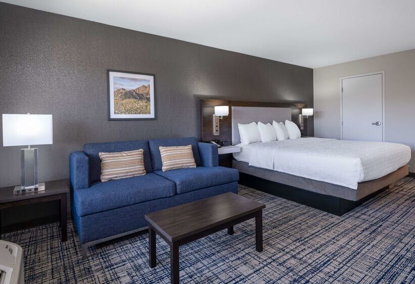 Отель Hampton Inn & Suites Agoura Hills