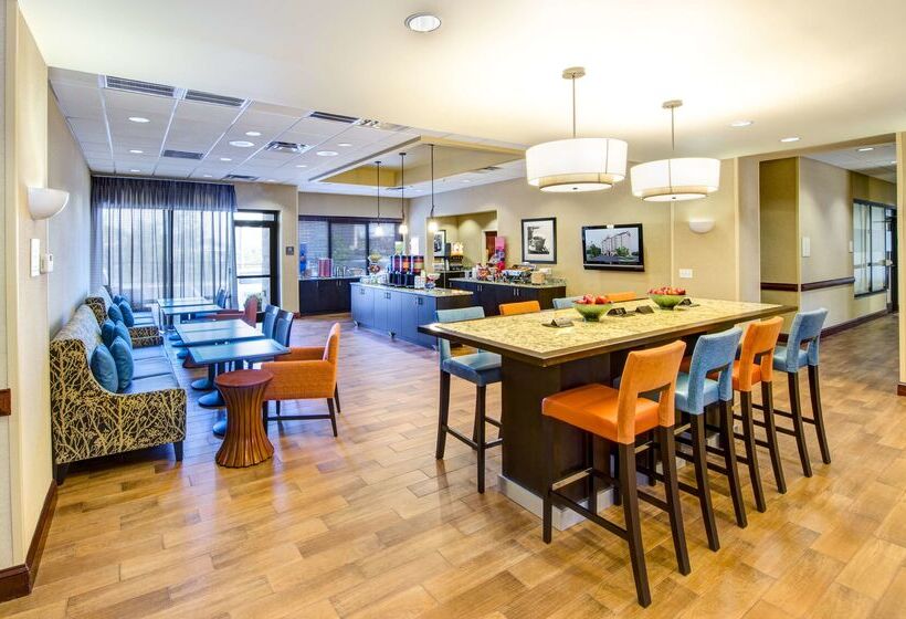 هتل Hampton Inn & Suites Atlantagalleria