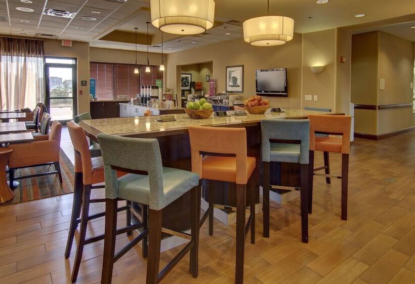 فندق Hampton Inn & Suites Atlantagalleria