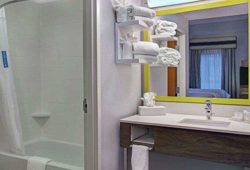 هتل Hampton Inn & Suites Augusta West