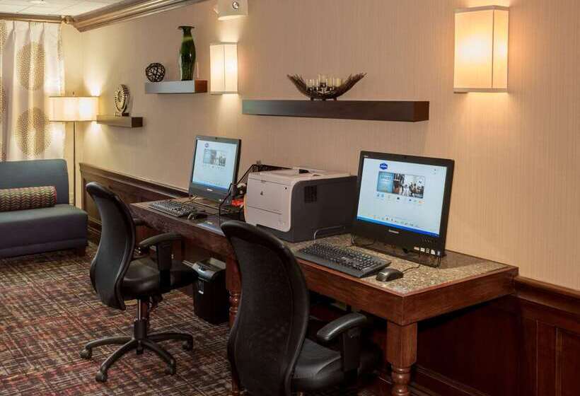 בית מלון כפרי Hampton Inn & Suites Clevelandbeachwood