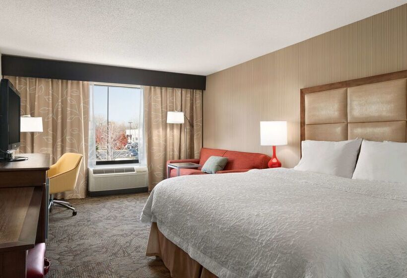 Отель Hampton Inn & Suites Detroit/sterling Heights