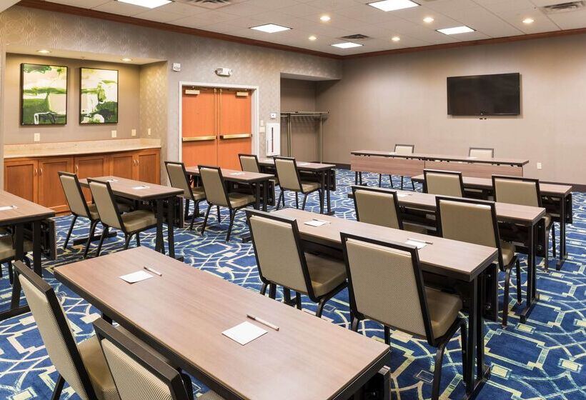 فندق Hampton Inn & Suites East Lansing/okemos