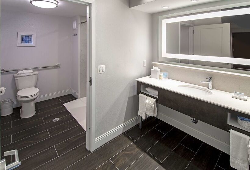 فندق Hampton Inn & Suites Fairfield