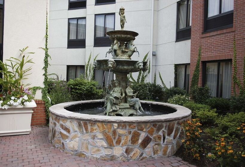 فندق Hampton Inn & Suites Fairfield