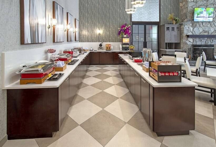 فندق Hampton Inn & Suites Fairfield